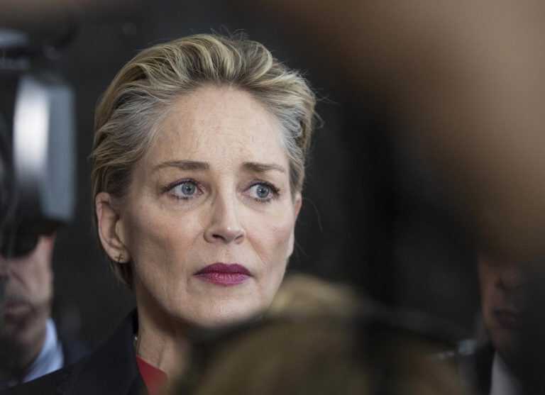 Coronavirus – Sharon Stone ringrazia i volontari della CRI: “Che Dio vi benedica”