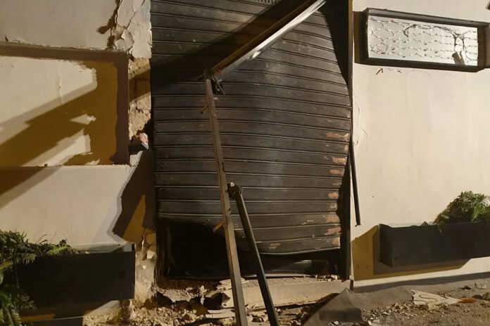 Pollena Trocchia – Bomba contro il negozio appena venduto: tre ordinanze cautelari – I fatti