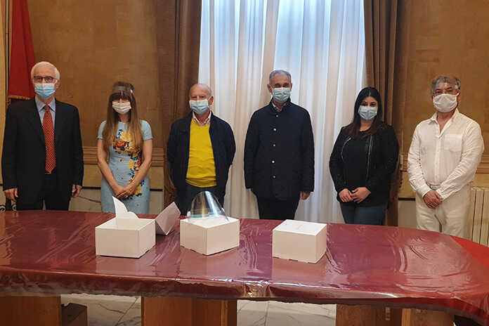 Boscoreale – “L’azienda Pialauri Capri”, dona visiere ai medici e collaboratori di base