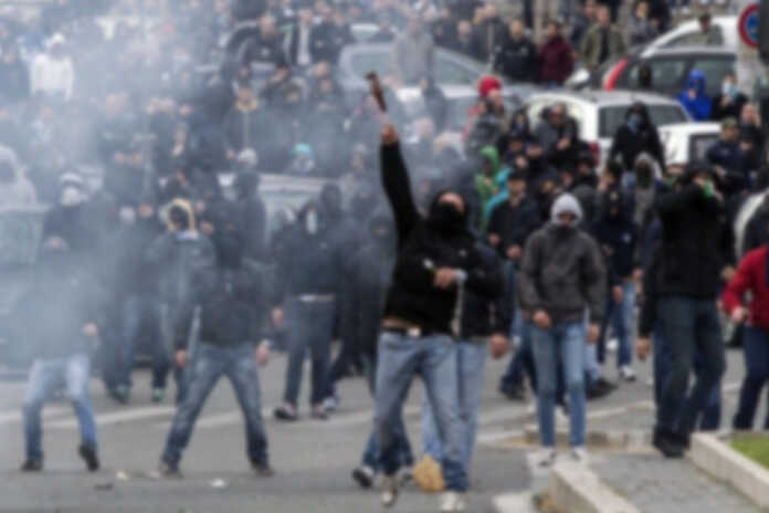 Napoli – Sicurezza nelle manifestazioni sportive: emessi 13 provvedimenti Daspo