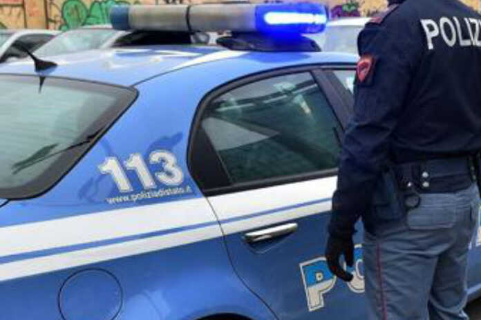 Arzano – Rubano elettrodomestici da un supermercato per un valore di 9000 euro, tre arresti