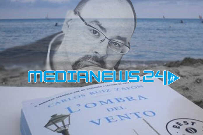 Addio allo scrittore Carlos Ruiz Zafon, famoso in tutto il mondo