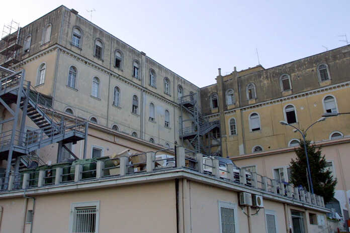 Cava de’ Tirreni – Attrezzature mediche donate dagli Ultras della Cavese