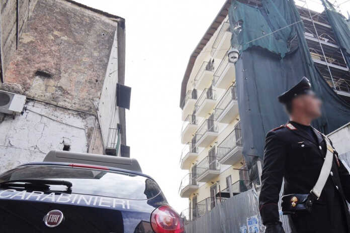 Napoli / Marano, immigrazione clandestina, sequestrati documenti irregolari, sospeso dipendente comunale