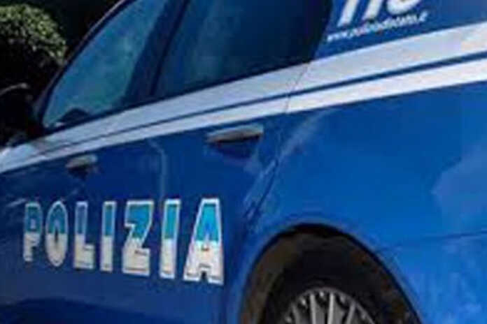 Torre del Greco – Aggredirono e rapinarono un anziano nella propria abitazione, due arresti