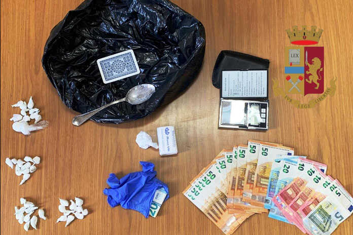 Napoli / Pianura – Un arresto e una denuncia per detenzione e spaccio di stupefacente