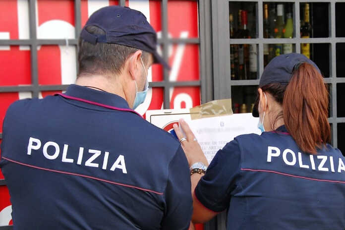 Napoli / Chiaia – Bar chiuso per 7 giorni, vendeva bevande alcoliche ad un minore