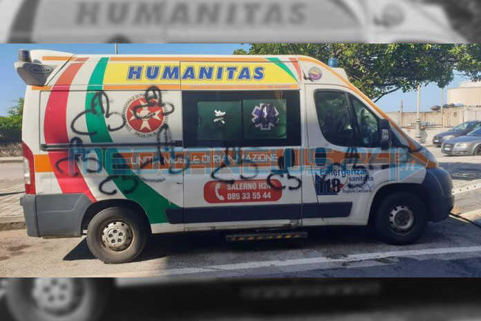 Salerno – Atti di inciviltà e vandalismo, ambulanza bersaglio di una bravata