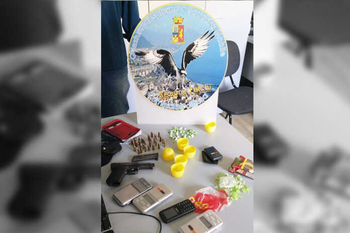 Salerno - Polizi di Stato Appartamento armi e droga