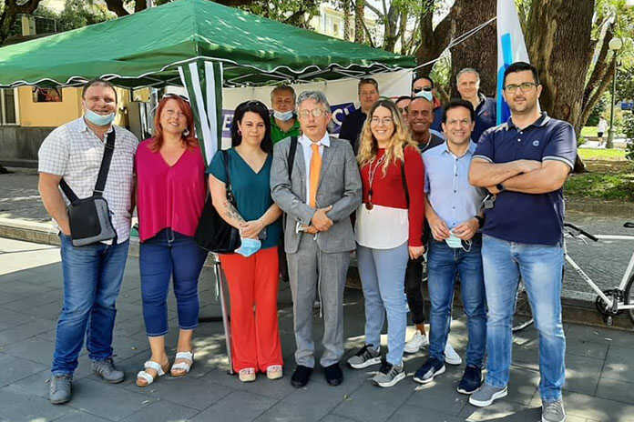 Caserta – Piazza Vanvitelli invasa dai metalmeccanici Ugl, “Con noi consenso sociale”