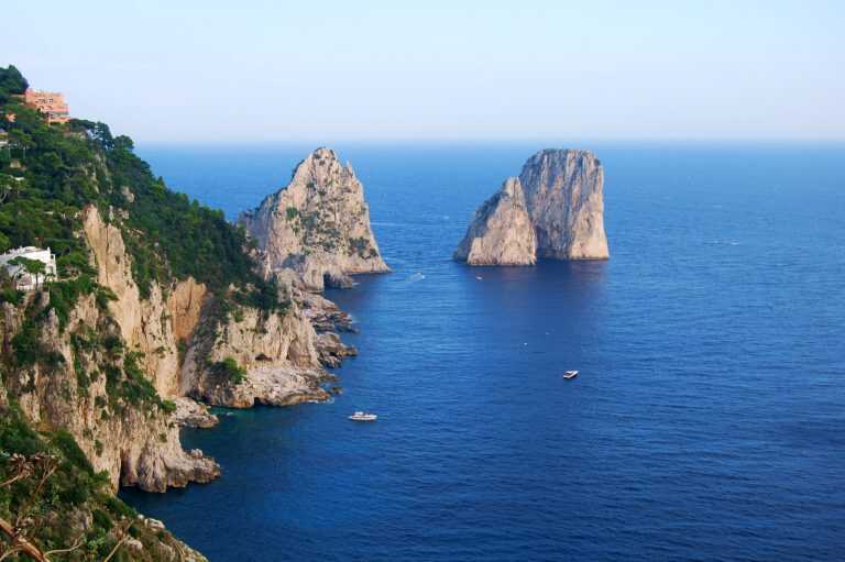 Capri/Anacapri – Sicurezza alimentare sull’isola. Ristoranti, bar e alberghi nel mirino dei Carabinieri. Sanzioni, chiusure e sequestri