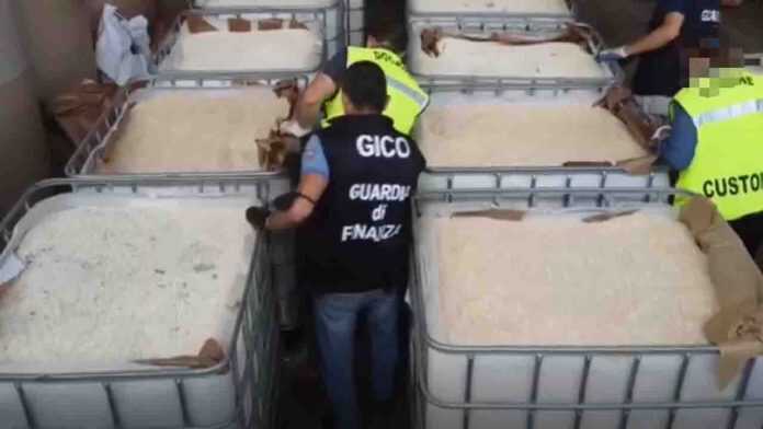 Napoli/Salerno – Video: sequestro record della guardia di finanza, 14 tonnellate di anfetamine e 84 milioni di pasticche “Captagon” prodotte dall’Isis