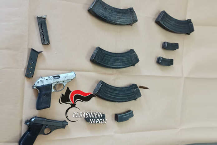 “Parco Verde” di Caivano – Kalashnikov, soldi e cocaina a fiumi, gang alla sbarra