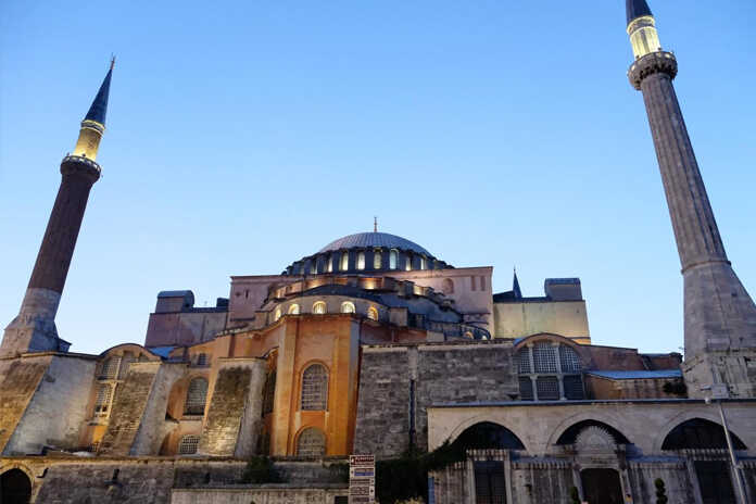Novità da Istanbul – Santa Sofia ritorna ad essere una moschea