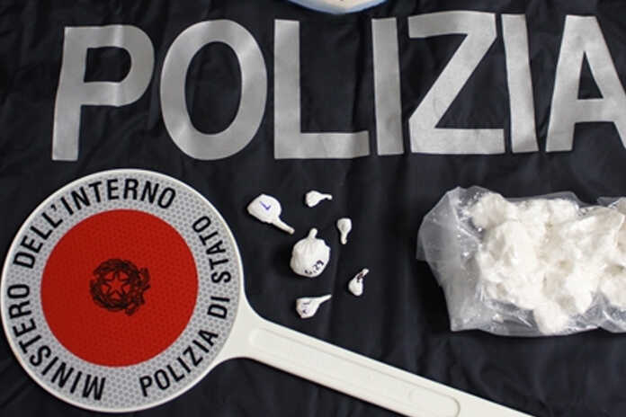 Polizia di Stato / Scampia arrestati tre uomini per droga