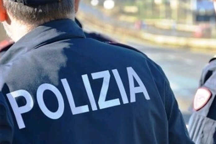 Sant’Antimo – Poliziotto libero dal servizio arresta un rapinatore