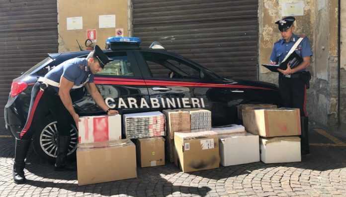 Napoli – Mezza tonnellata di sigarette di contrabbando sequestrate , 2 persone denunciate dai Carabinieri