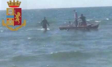 Napoli – Ricercato trascorre le vacanze al mare con la famiglia arrestato dalla Squadra Mobile