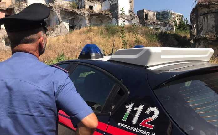 Torre Annunziata – Controlli dei Carabinieri nel Quadrilatero delle carceri. Tra le cose sequestrate anche un mitra e una bomba artigianale