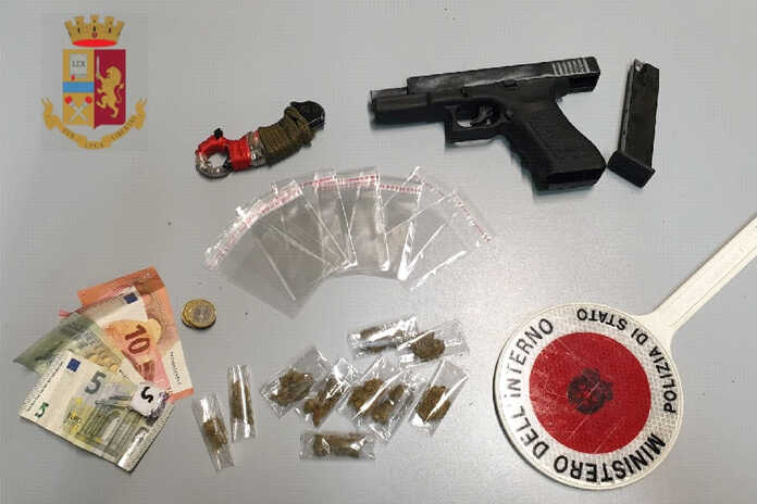 Napoli – San Giovanni Maggiore a Pignatelli – Denunciato un 17enne per droga