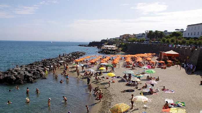 Casamicciola – Da domani prende il via “Spiagge sicure”, ecco le regole e le informazioni