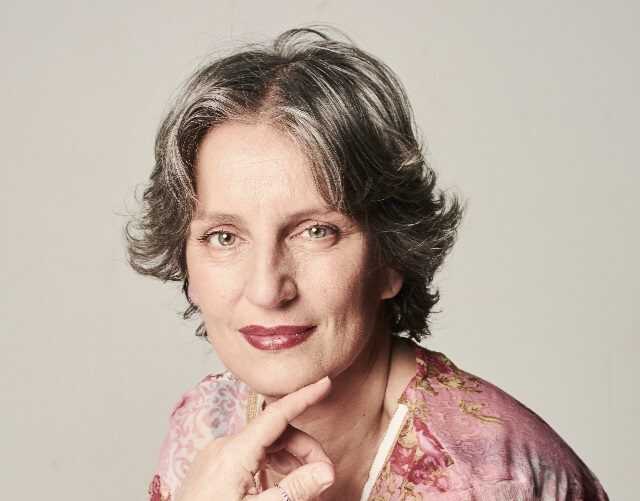 1 Stefi Pastori Gloss