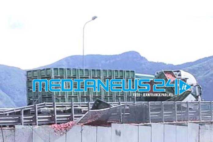 Angri – Cavalcavia in via Salice, ennesimo episodio registrato