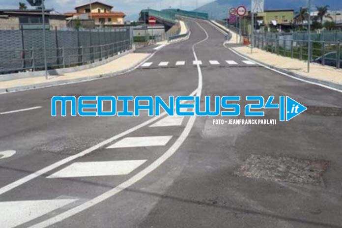 Angri – Sfrecciano i tir: via Salice è pericolosissima