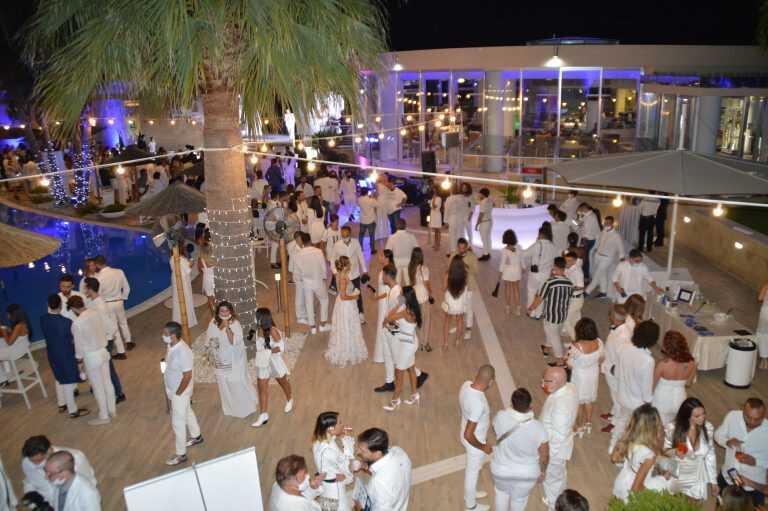 Nola – Party in sicurezza? Si può fare! Successo in safety-style per il Lobefalo’s Summer White Party