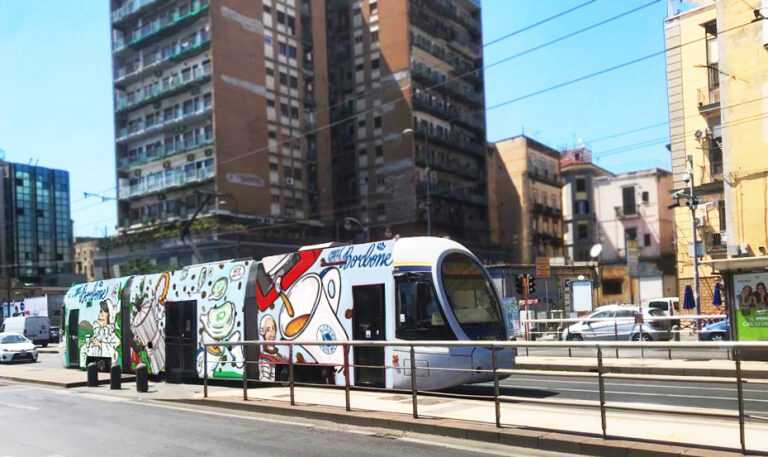 Napoli – Parte lo Street Artist di Pier Paolo Spinazzè su Cibo e Caffè Borbonico