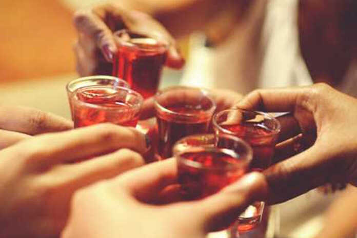 Napoli – Bar chiuso per 30 giorni, somministrava alcolici a minorenni