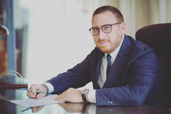 Caso (M5S): “De Luca chiude le scuole. Per lui la Colpa è sempre dei cittadini”