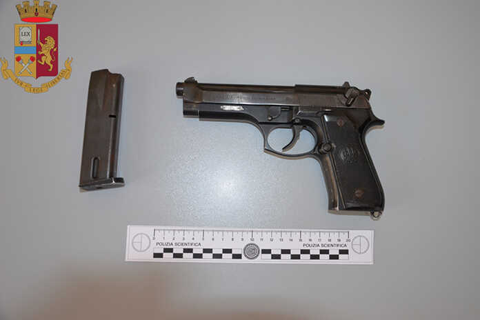 Salerno – Arrestato 21enne dalla Polizia, deteneva pistola con matricola abrasa