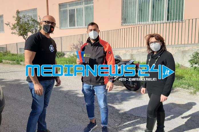 Angri – La Scuola “Galvani-Opromolla” in campo contro il Covid. Una fiaccola nell’ora buia di tanti ricoverati