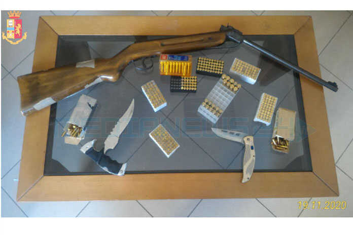 Salerno – Denunciato 65enne per detenzione abusiva di arma e munizioni