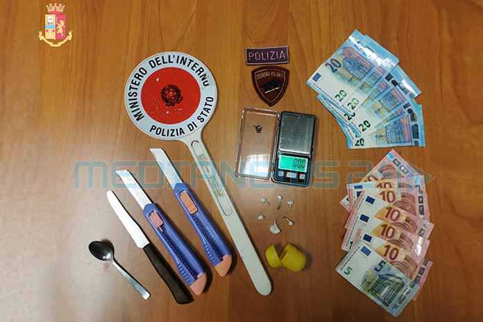 Cava de’ Tirreni – Due spacciatori bloccati dai poliziotti mentre cedevano crack