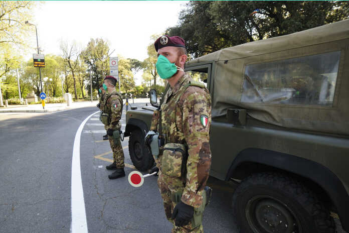 Campania – Conte resiste, no chiusura, ma invia l’esercito