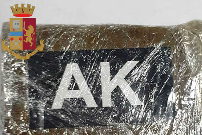 Napoli – Capodimonte, arrestata una donna 41enne per droga