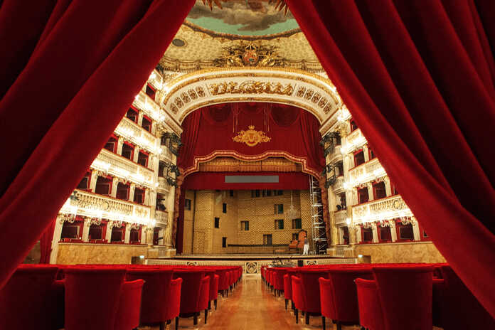 Accadde Oggi – In scena il primo spettacolo del Massimo Partenopeo