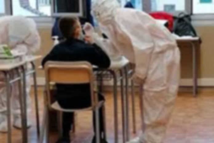 Salerno - Tamponi Covid scuola