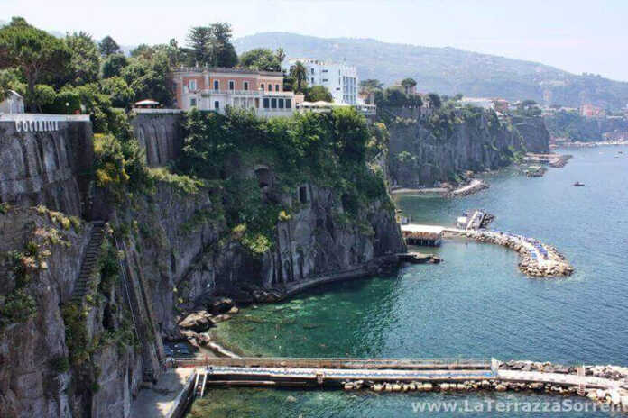 M5S, Manzo – Sant’Agnello, spiaggia ‘vietata’: il ripristino dell’accesso pubblico
