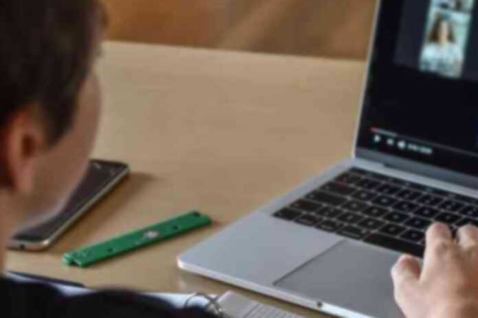 Napoli / Giugliano – Scuole, si prosegue con DAD fino al 4 dicembre 2020 anche per la prima media