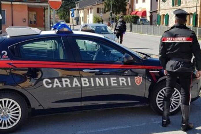Santa Maria la Carità. Minaccia il padre con una mannaia per droga, un 35enne arrestato dai Carabinieri