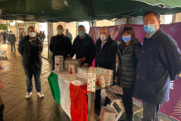 Un Natale tricolore è un Natale solidale, successo a Cava della campagna “compra italiano, compra locale”
