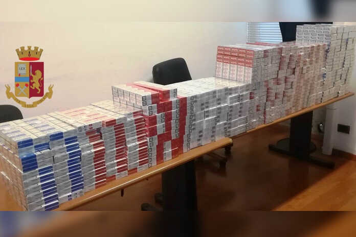 Non si fermava all’alt sulla Tangenziale di Napoli: denunciato per resistenza a pubblico ufficiale e contrabbando di sigarette