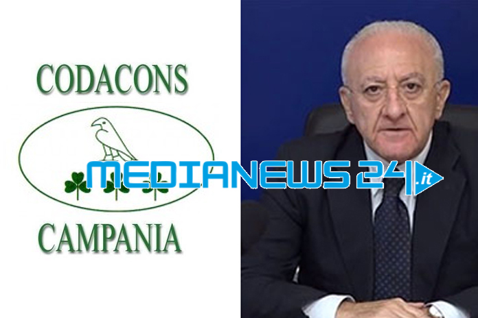Scuole chiuse in Campania, la mossa del Codacons, denuncia a De Luca per abuso d’ufficio