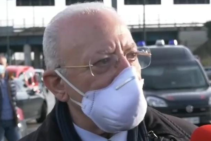 Covid. Governatore De Luca firma una nuova ordinanza: test a Capodichino per i passeggeri in arrivo dalla Cina