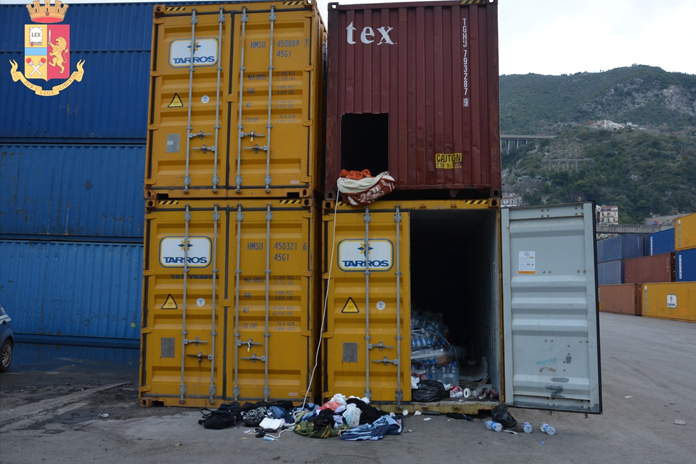 Salerno, Polizia di Stato: fermati all’interno dell’area portuale 26 cittadini extracomunitari irregolari