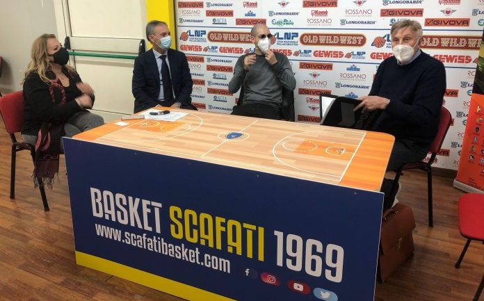 Basket nelle scuole e fondi per la riqualificazione degli impianti sportivi: incontro con l’ex campione Pier Luigi Marzorati
