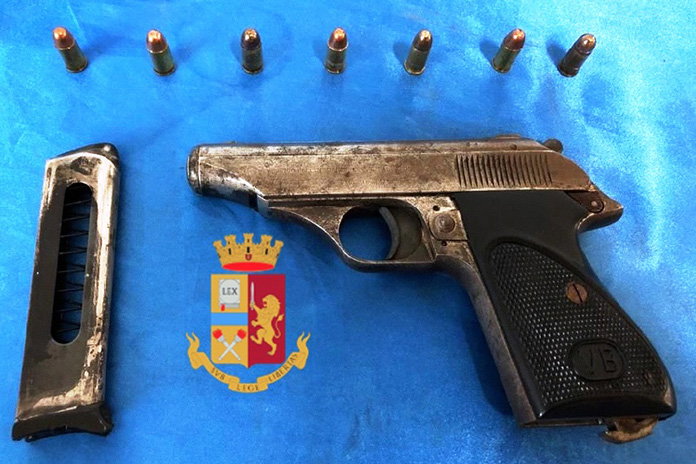 Pallonetto: sequestrata una pistola con 6 cartucce nascosta in un muro
